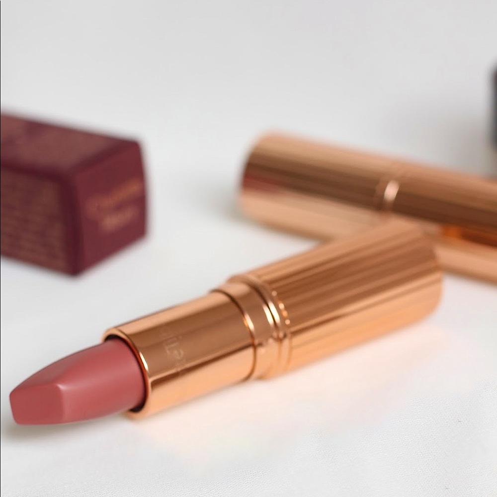 Charlotte Tilbury Lipstick in Pillow Talk